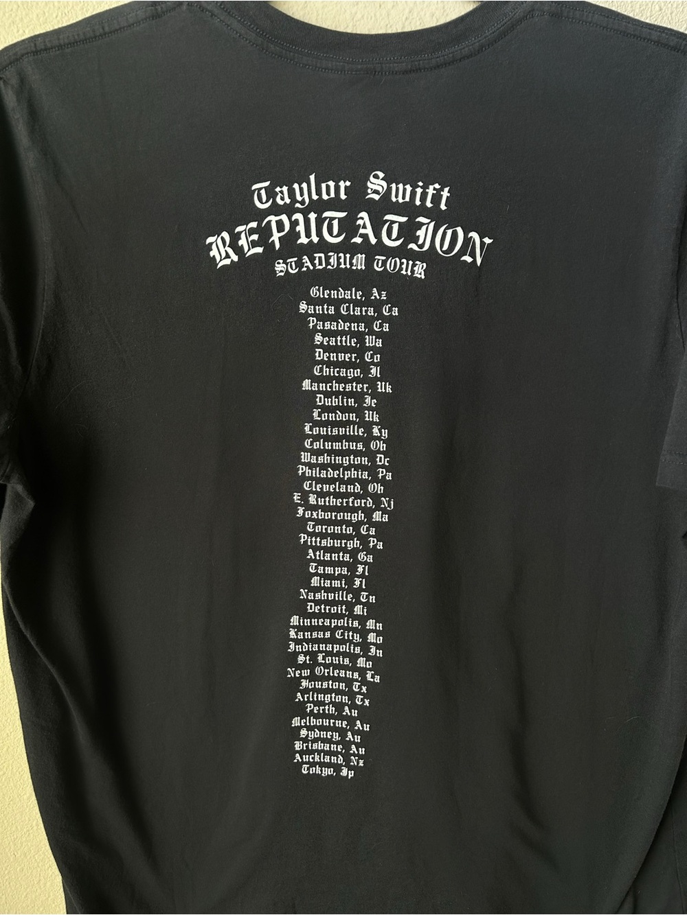 Taylor Swift Reputation Tour Shirt - Picture 4 of 5